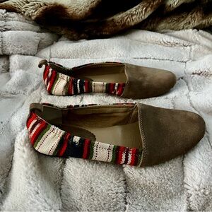 Latino Anthropologie Bettie Southwestern Suede Women's Slip-On Flats Shoes 7.5